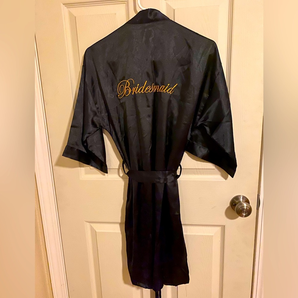 ❤️3/$25 Sale!❤️ Bridesmaid black robe. Size Small. Black and Gold. New